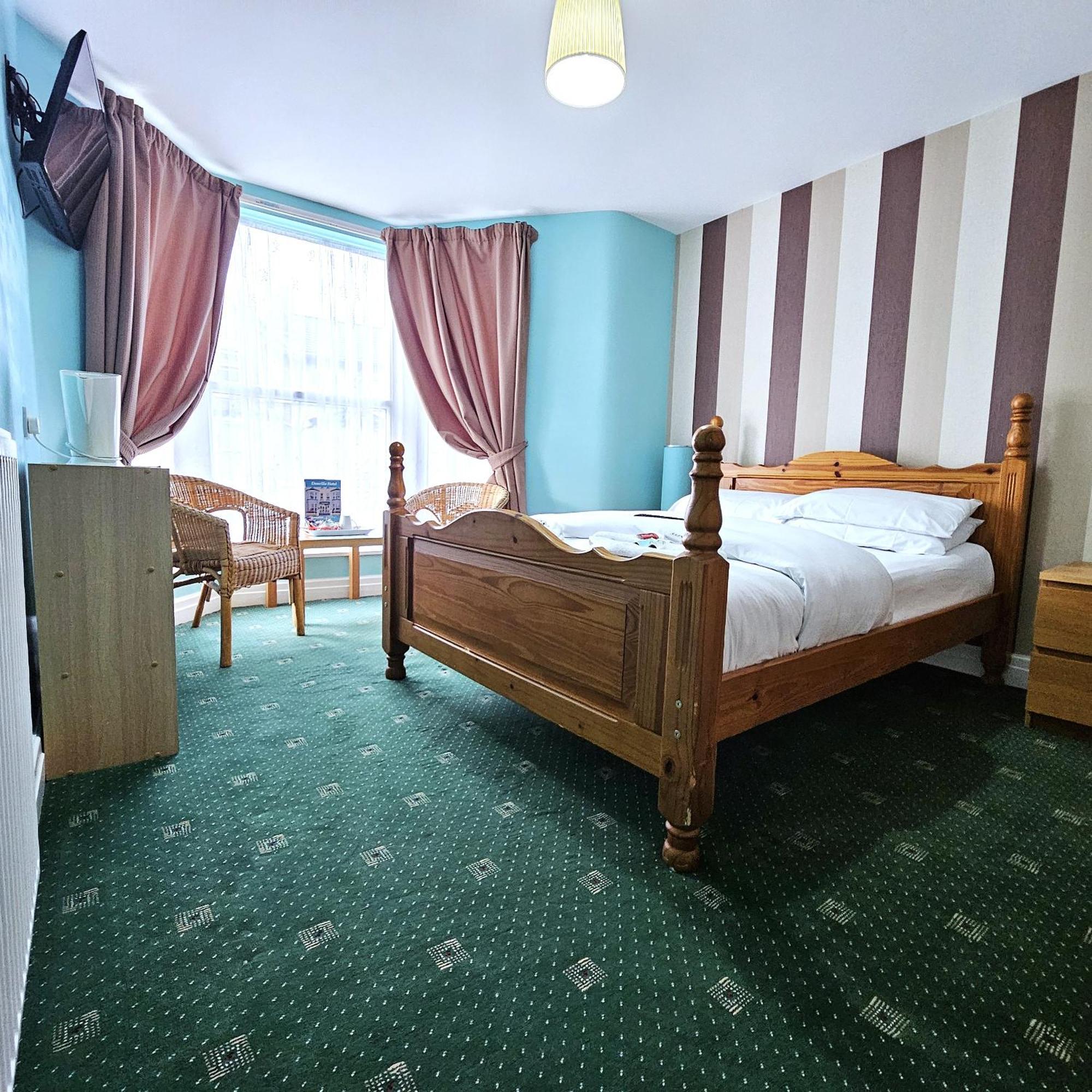 Denville Hotel Блекпул Екстериор снимка