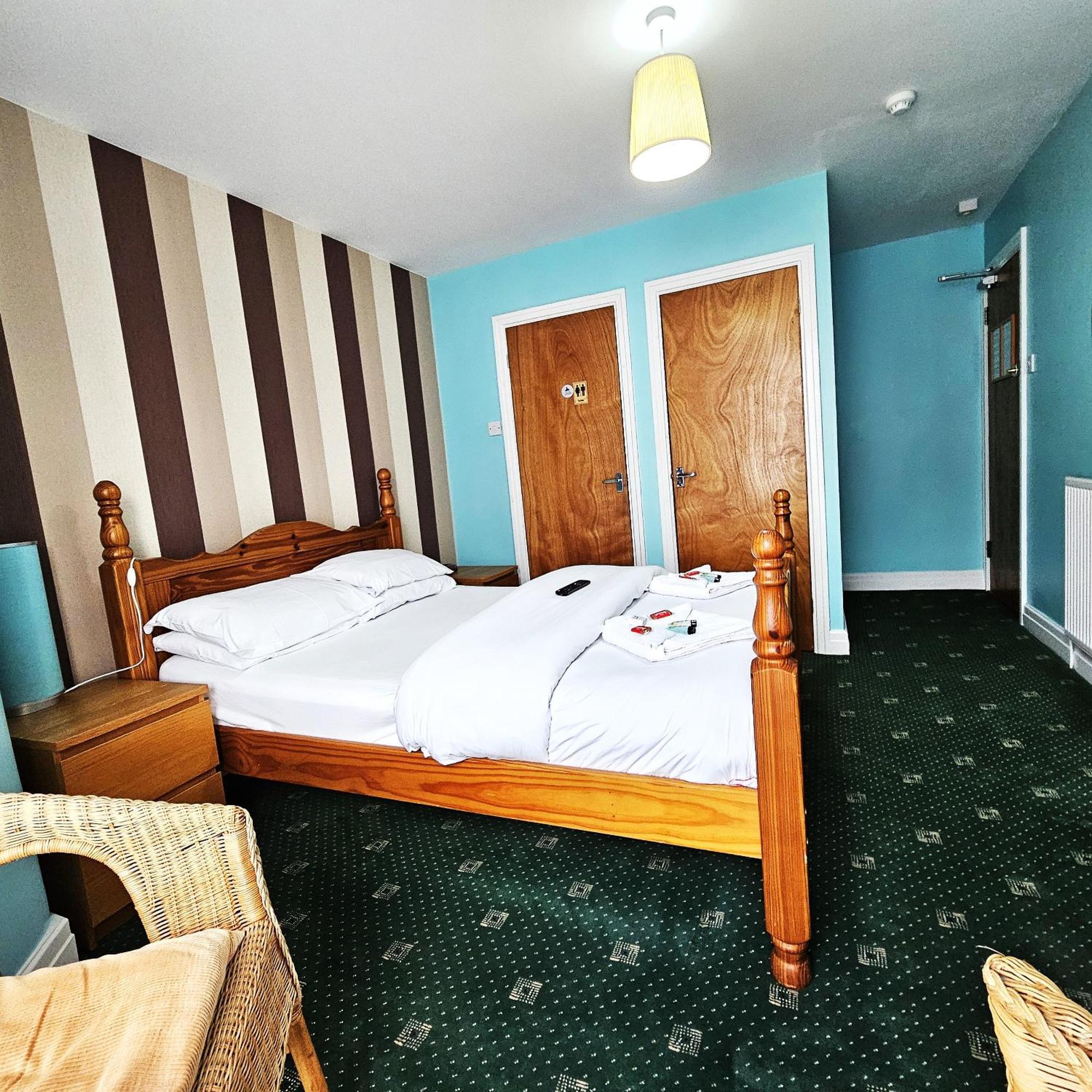 Denville Hotel Блекпул Екстериор снимка